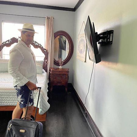 Heavenly Suite In Little Havana Free Parking Miami Esterno foto