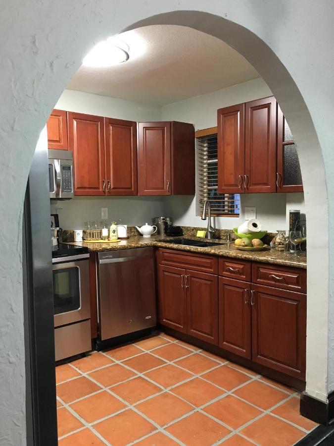 Heavenly Suite In Little Havana Free Parking Miami Esterno foto