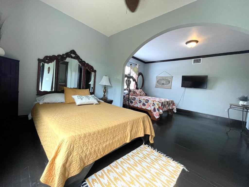 Heavenly Suite In Little Havana Free Parking Miami Esterno foto